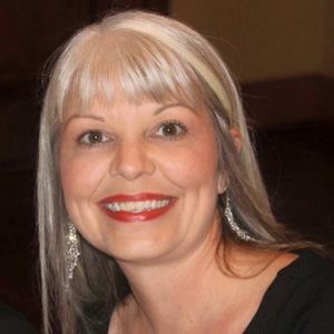 Meet your Posher, Lara